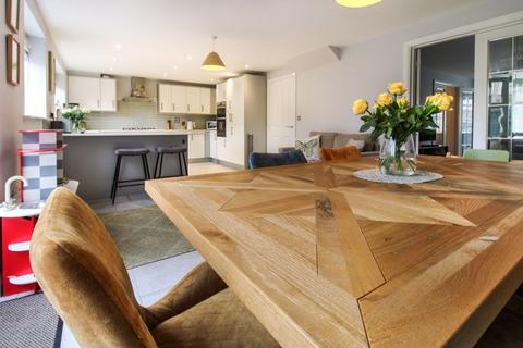 undefined, Thresher Close, Shefford SG17
