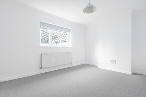 2 bedroom flat to rent, Lake Road, Wimbledon, London, SW19