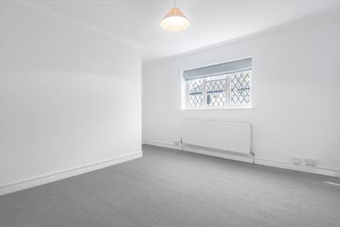2 bedroom flat to rent, Lake Road, Wimbledon, London, SW19