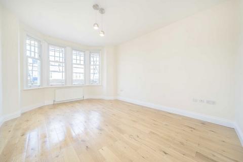 4 bedroom flat to rent, Boileau Road, London W5