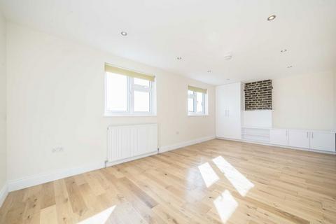 4 bedroom flat to rent, Boileau Road, London W5