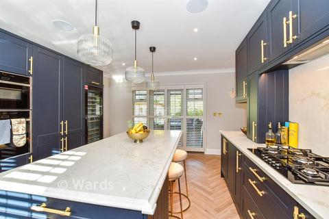 5 bedroom detached house for sale, Lenham Road, Maidstone ME17