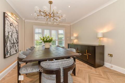 5 bedroom detached house for sale, Lenham Road, Maidstone ME17