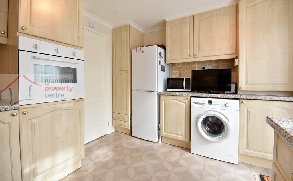 Kitchen 3 .JPG