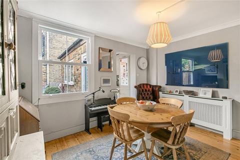 47 Albion Road, Twickenham, TW2 6QJ