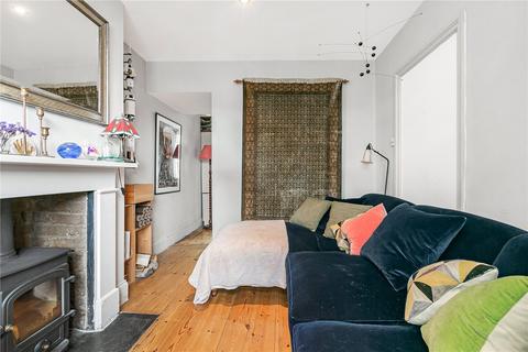 47 Albion Road, Twickenham, TW2 6QJ