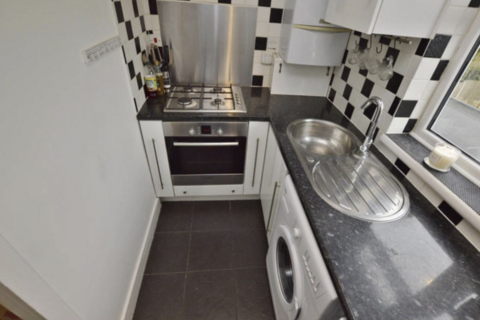 1 bedroom flat to rent, Hainault Road, Romford RM5