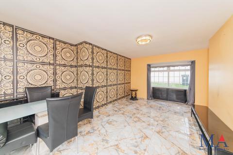 2 bedroom detached bungalow for sale, Queensway, Shenley
