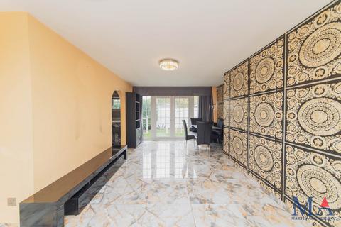 2 bedroom detached bungalow for sale, Queensway, Shenley