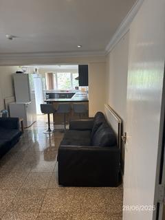 8 bedroom terraced house to rent, Cathays, Cardiff, CF24