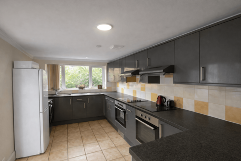8 bedroom terraced house to rent, Cathays, Cardiff, CF24