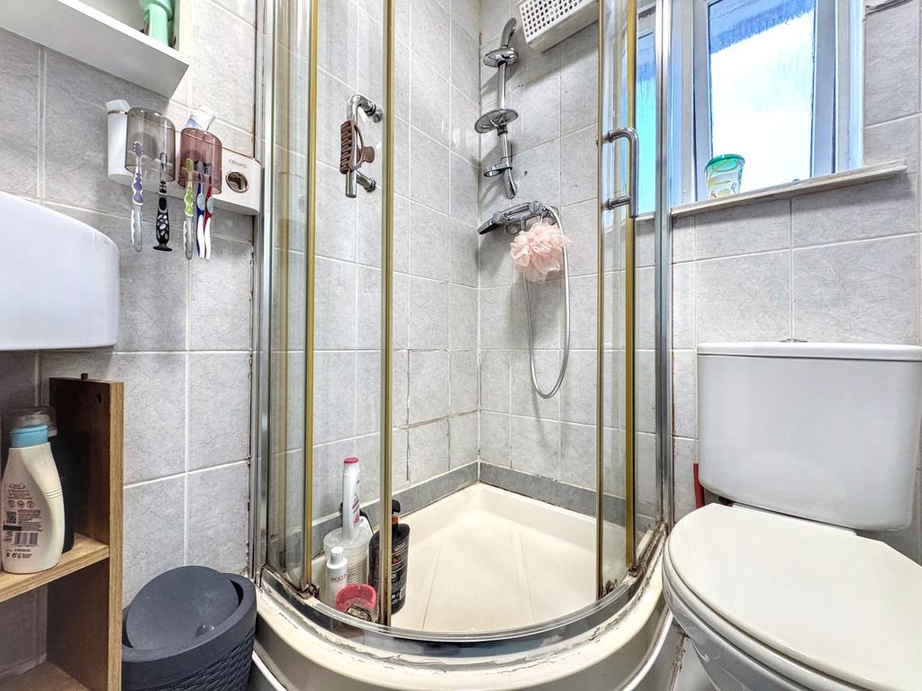 Family shower room