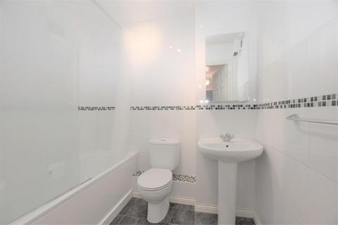 2 bedroom flat for sale, Meadow Way