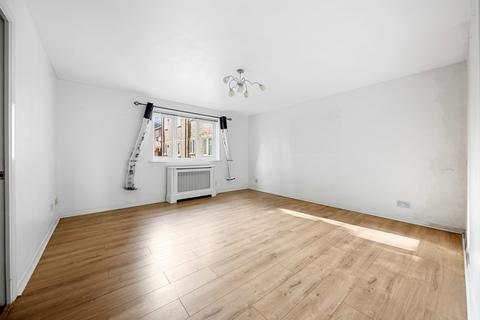 1 bedroom ground floor flat for sale, Wheat Sheaf Close, E14