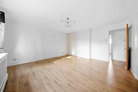 1 bedroom ground floor flat for sale, Wheat Sheaf Close, E14