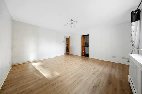 1 bedroom ground floor flat for sale, Wheat Sheaf Close, E14