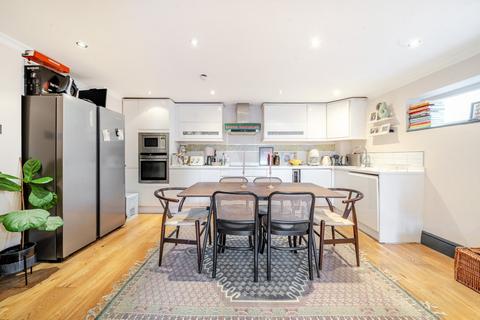 1 bedroom flat for sale, Lavender Hill, Battersea, London, SW11