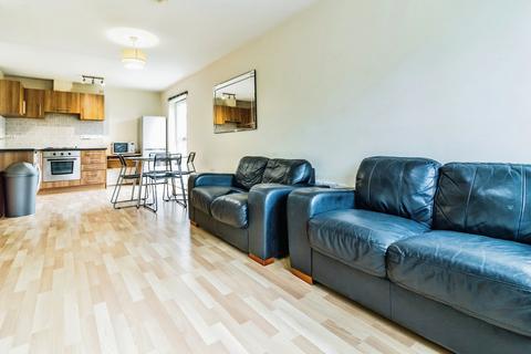 2 bedroom apartment to rent, Moss Lane East, Greater Manchester M14