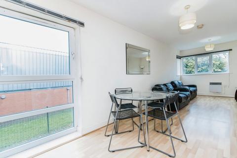2 bedroom apartment to rent, Moss Lane East, Greater Manchester M14
