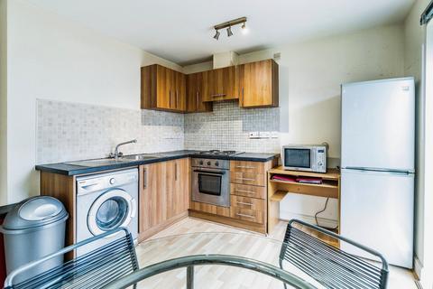2 bedroom apartment to rent, Moss Lane East, Greater Manchester M14