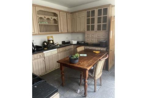 8 bedroom terraced house to rent, Ninian Road,