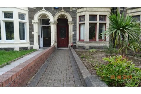 11 bedroom house share to rent, Ninian Road,