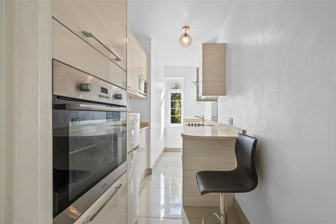 Studio to rent, Wyke Road, Raynes Park, SW20