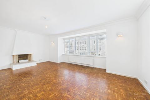 3 bedroom flat to rent, Chiswick Place, Eastbourne
