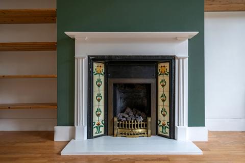 undefined, Knighton Road, Redhill, RH1