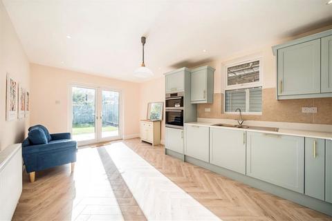 4 bedroom terraced house for sale, St. Asaph Road, London SE4
