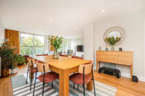Flat 20, 20 Palmers Road, London, E2 0SZ