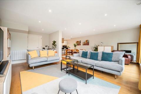 Flat 20, 20 Palmers Road, London, E2 0SZ