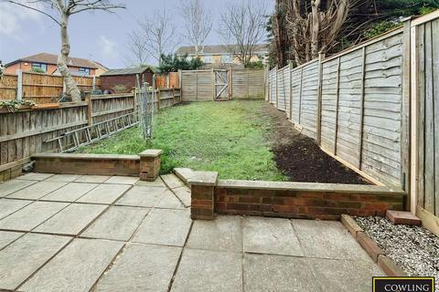 1 bedroom maisonette for sale, Broxted End, Wickford, Essex