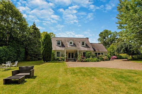 5 bedroom detached house to rent, The Green, Englefield Green, Surrey