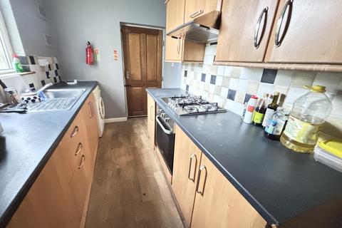 6 bedroom house to rent, Regent Terrace, Leeds LS6