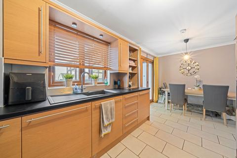 10 Cameronian Place, Springholm, Castle Douglas, DG7 3LN