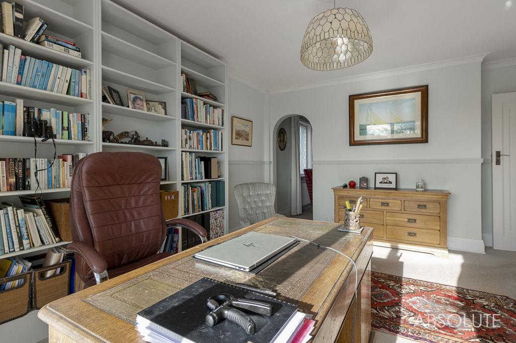 Bedroom/study