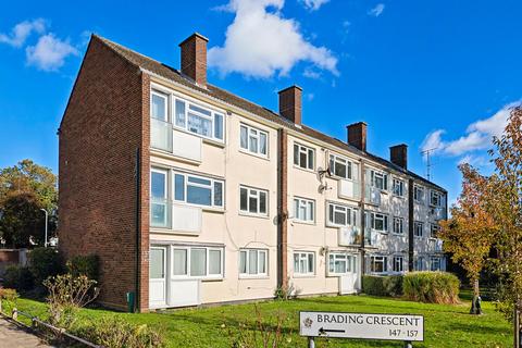 1 bedroom flat to rent, Brading Crescent, Wanstead