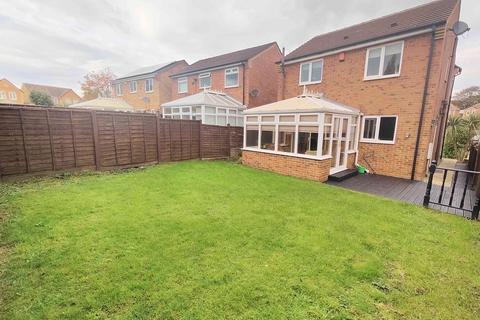 3 bedroom detached house for sale, St. Thomas Gardens, Bradley HD2