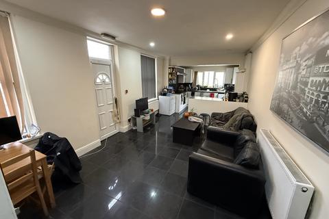 7 bedroom end of terrace house to rent, May Street