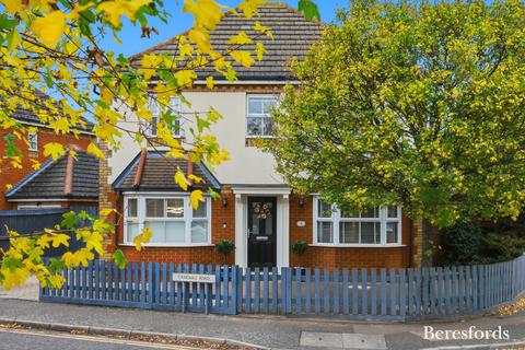4 bedroom detached house for sale, Camomile Road, Rush Green, RM7