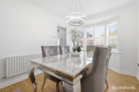 9 Camomile Road, Rush Green, Romford, RM7 0WW