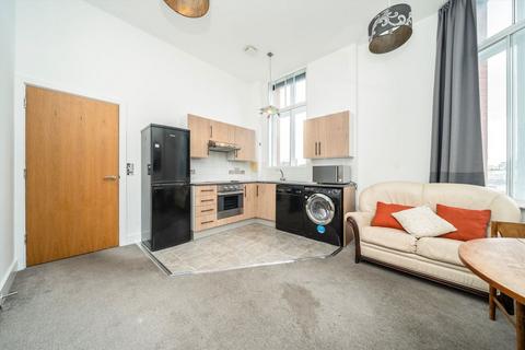 3 bedroom flat to rent, Commercial Road, London E1
