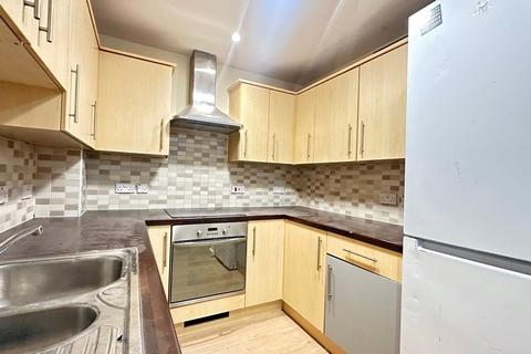 2 bedroom flat to rent, Holly Street, Luton, Bedfordshire, LU1