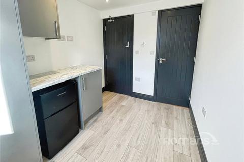1 bedroom in a house share to rent, Norfolk Road, Reading, Berkshire, RG30