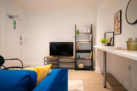 1 bedroom in a house share to rent, Claremont Road, Manchester M14