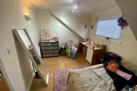 7 bedroom terraced house to rent, Hirwain Street