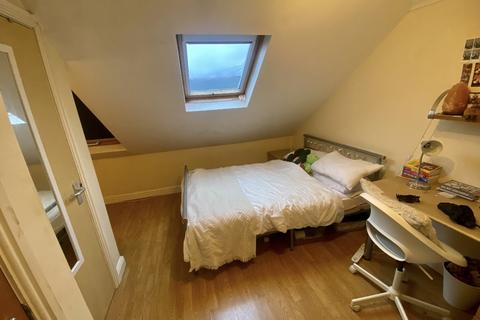 7 bedroom terraced house to rent, Hirwain Street