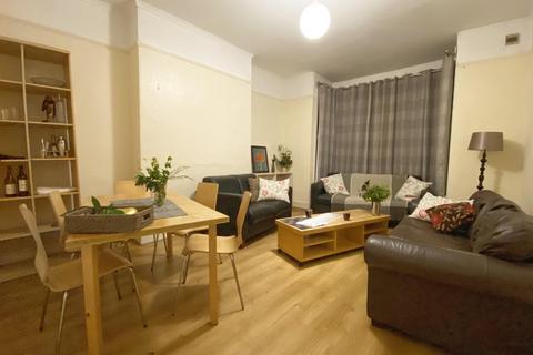 8 bedroom house to rent, Ash Grove, Leeds LS6