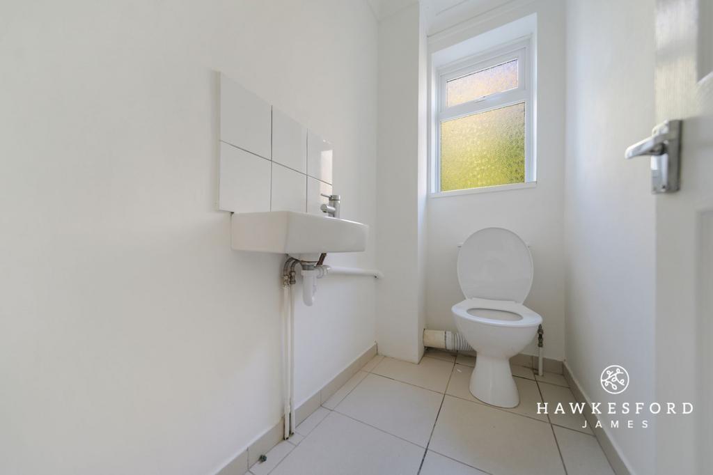 Warlingham Close, Rainham - W/C